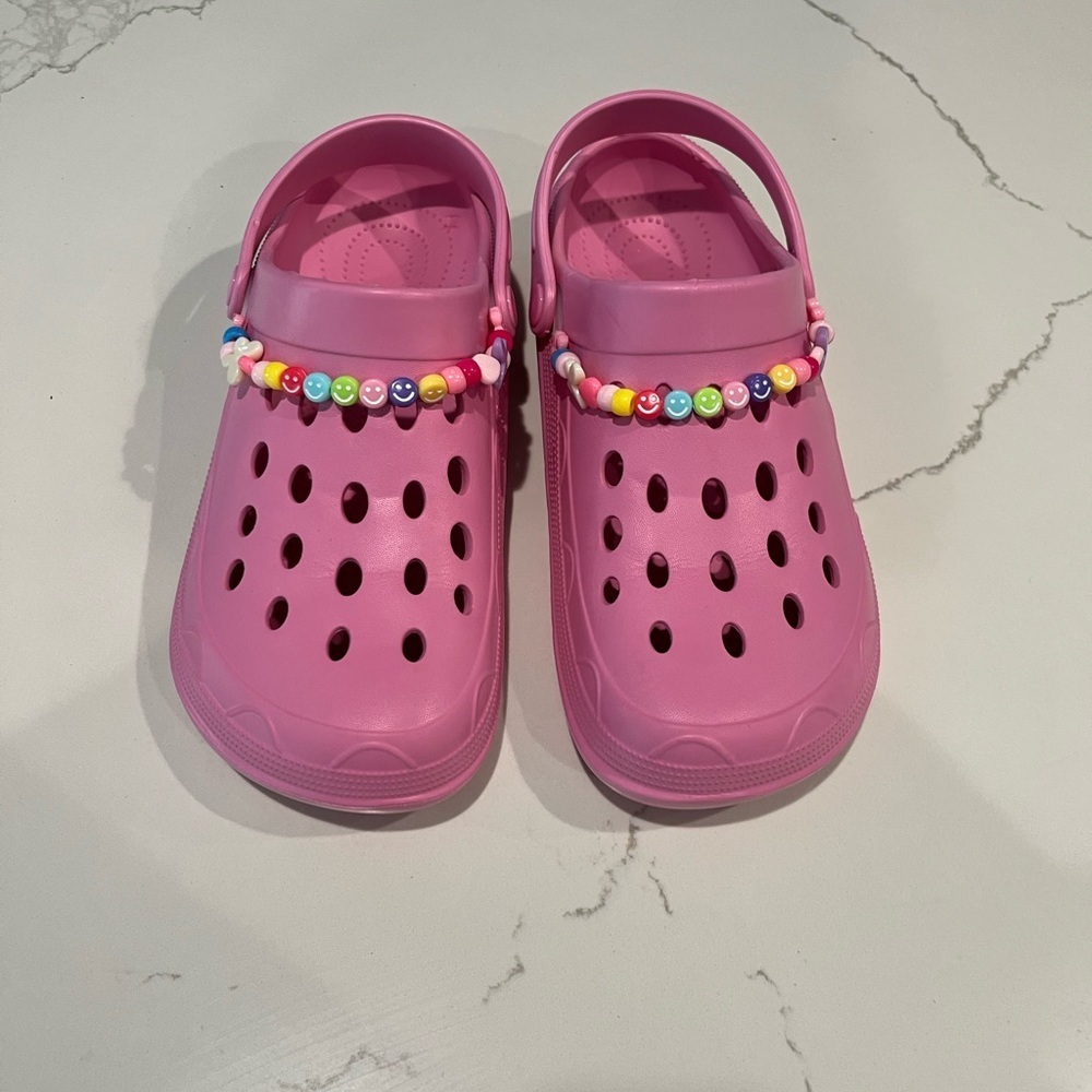 Women’s Large 9/10 Pink Clog Sandals with Bead Strap - Picture 2 of 7
